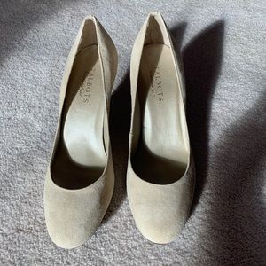Talbots cream winter white suede womens heels. Size 8